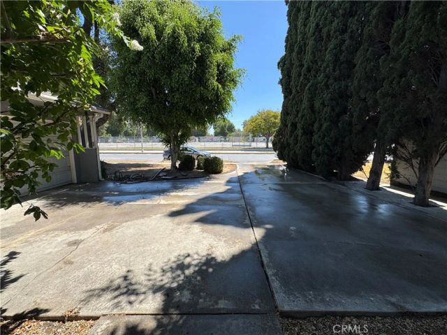 7039 Hesperia, Reseda, CA 91335