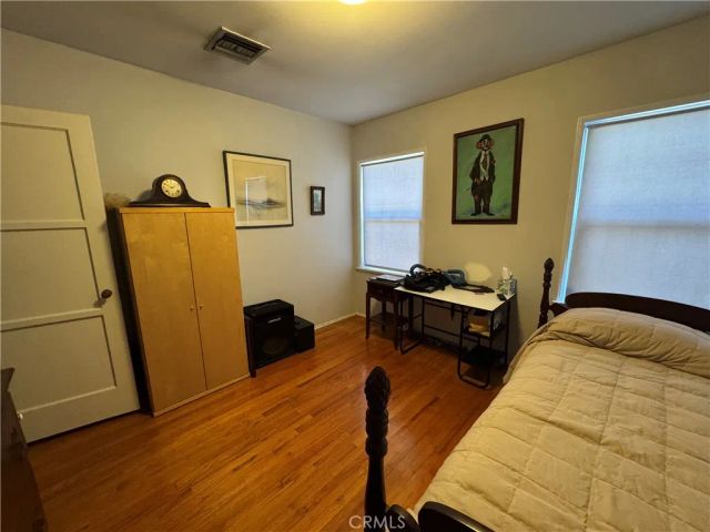 7039 Hesperia, Reseda, CA 91335