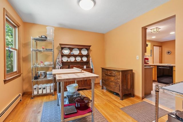 36 Country Ln, Princeton, MA 01541