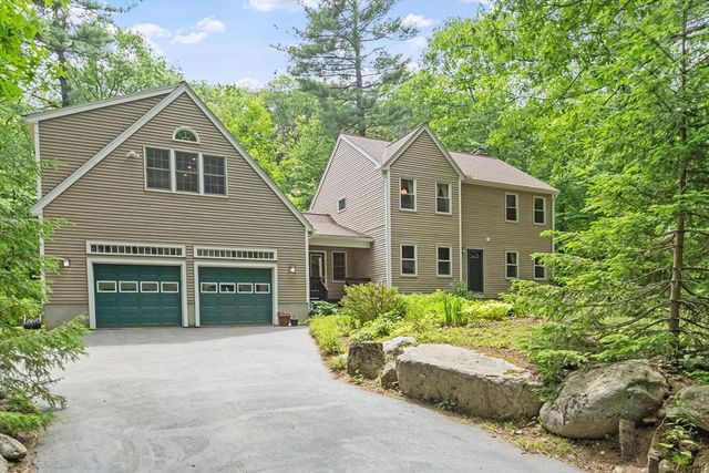 36 Country Ln, Princeton, MA 01541