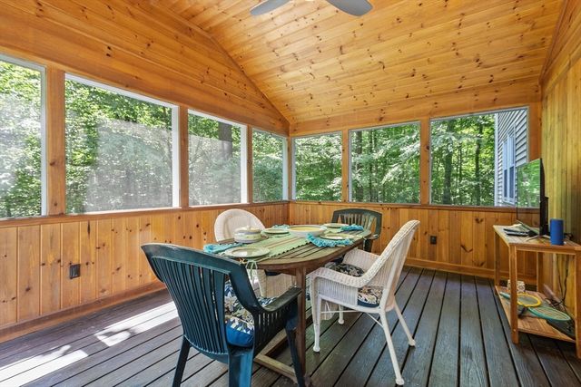 36 Country Ln, Princeton, MA 01541