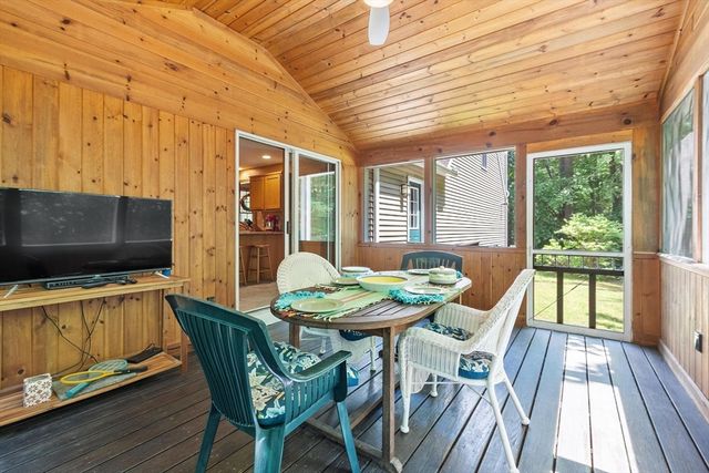 36 Country Ln, Princeton, MA 01541