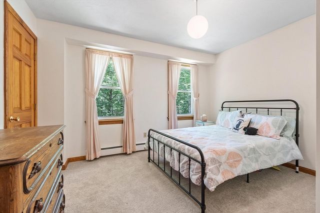 36 Country Ln, Princeton, MA 01541
