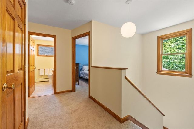 36 Country Ln, Princeton, MA 01541