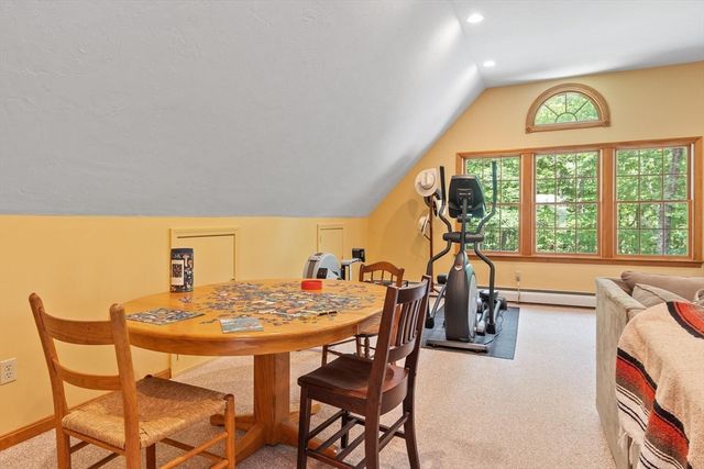 36 Country Ln, Princeton, MA 01541