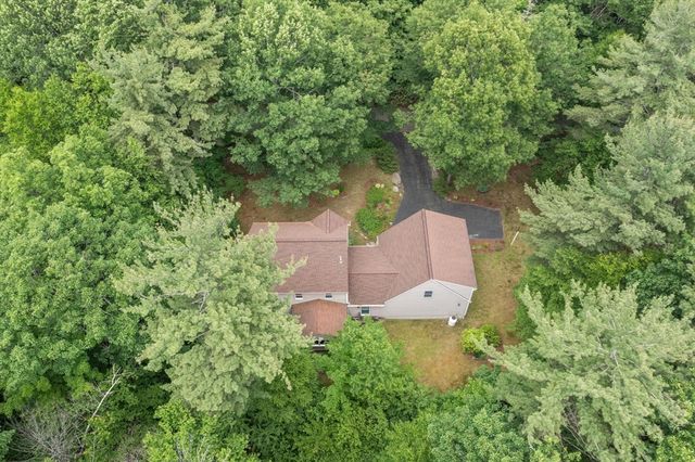 36 Country Ln, Princeton, MA 01541