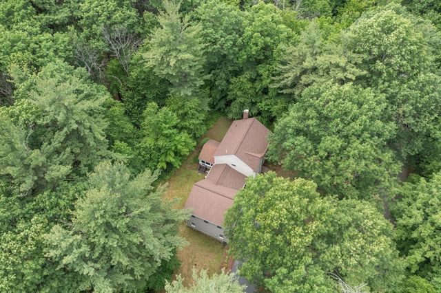 36 Country Ln, Princeton, MA 01541