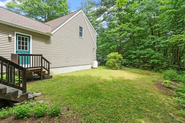 36 Country Ln, Princeton, MA 01541