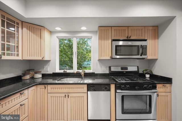 7422 AXTON ST, Springfield, VA 22151