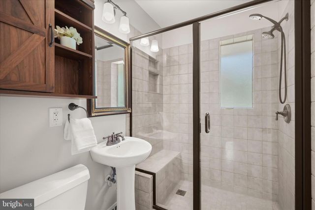 7422 AXTON ST, Springfield, VA 22151