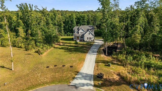 8321 Roden Dr, Mechanicsville, VA 23111