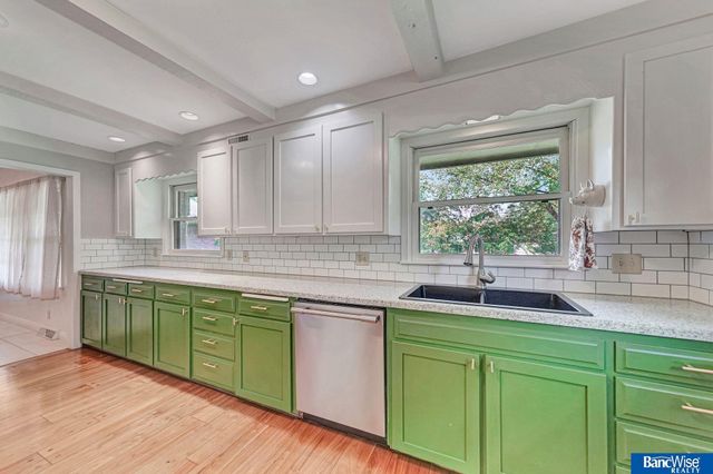 5815 Saint Paul Avenue, Lincoln, NE 68507