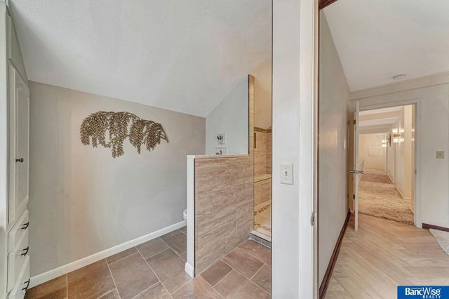 5815 Saint Paul Avenue, Lincoln, NE 68507