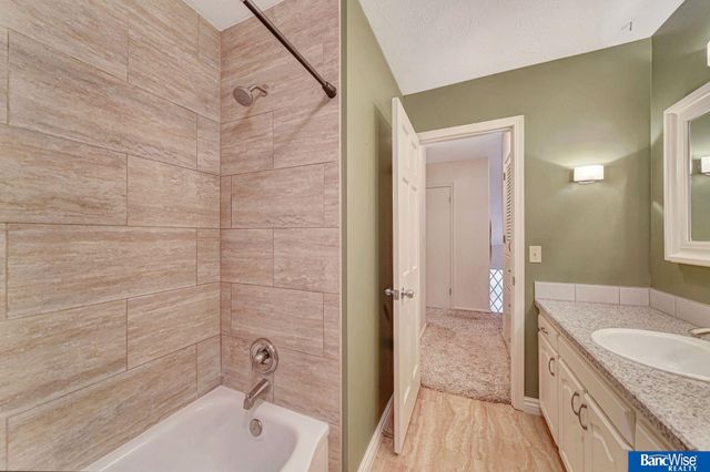 5815 Saint Paul Avenue, Lincoln, NE 68507