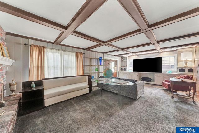 5815 Saint Paul Avenue, Lincoln, NE 68507