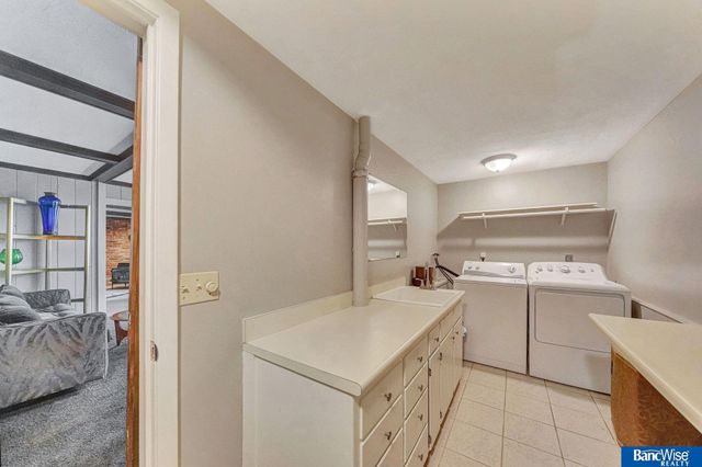 5815 Saint Paul Avenue, Lincoln, NE 68507