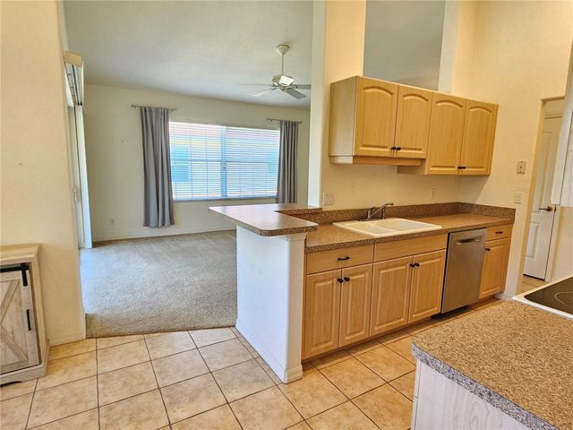 904 CASA DEL LAGO WAY 904, Venice, FL 34292