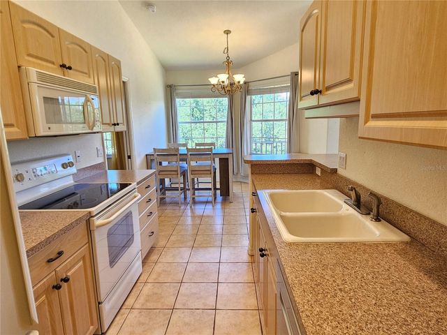 904 CASA DEL LAGO WAY 904, Venice, FL 34292