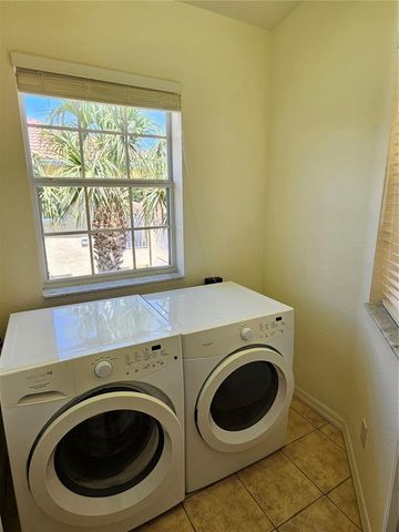 904 CASA DEL LAGO WAY 904, Venice, FL 34292
