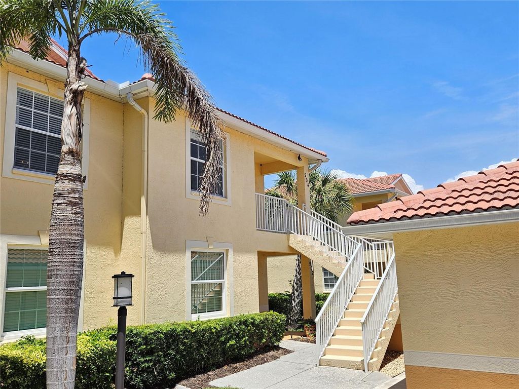 904 CASA DEL LAGO WAY 904, Venice, FL 34292