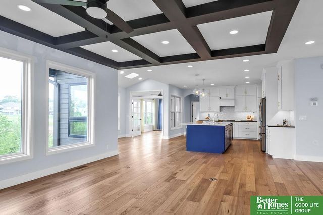 9929 S 103 Avenue Circle, Papillion, NE 68046