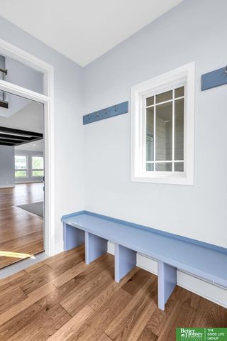 9929 S 103 Avenue Circle, Papillion, NE 68046