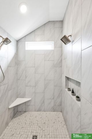 9929 S 103 Avenue Circle, Papillion, NE 68046