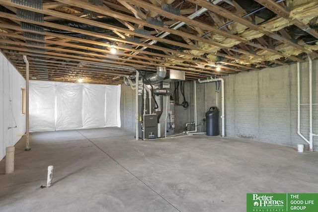 9929 S 103 Avenue Circle, Papillion, NE 68046