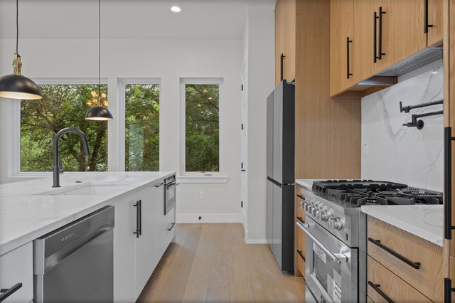100 W Odell ST 3, Austin, TX 78752