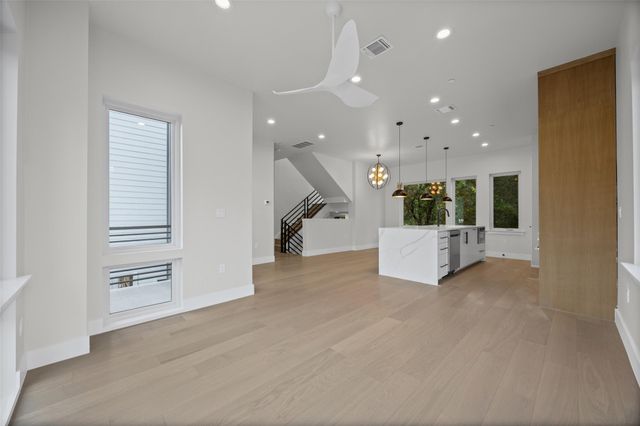 100 W Odell ST 3, Austin, TX 78752
