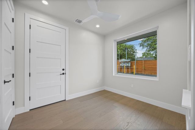 100 W Odell ST 3, Austin, TX 78752