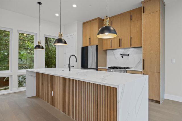 100 W Odell ST 3, Austin, TX 78752