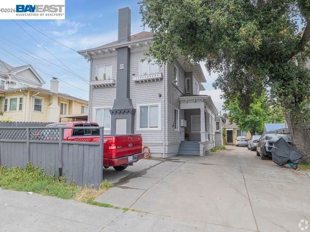 1832 Fruitvale Ave, Oakland, CA 94601