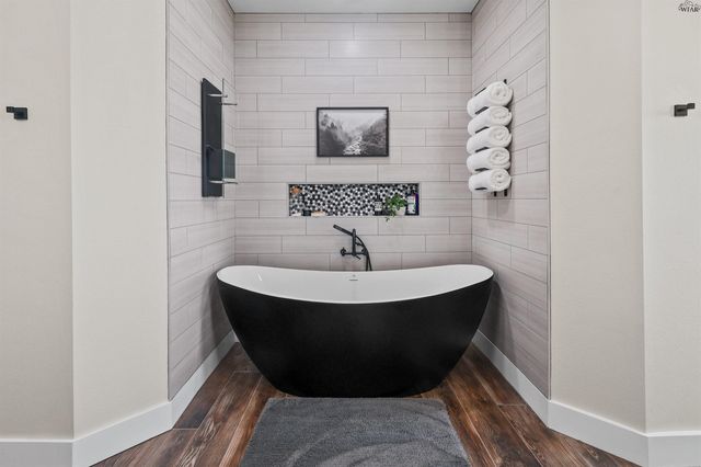 5211 STONE LAKE, Wichita Falls, TX 76310