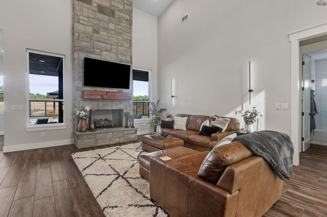 5211 STONE LAKE, Wichita Falls, TX 76310