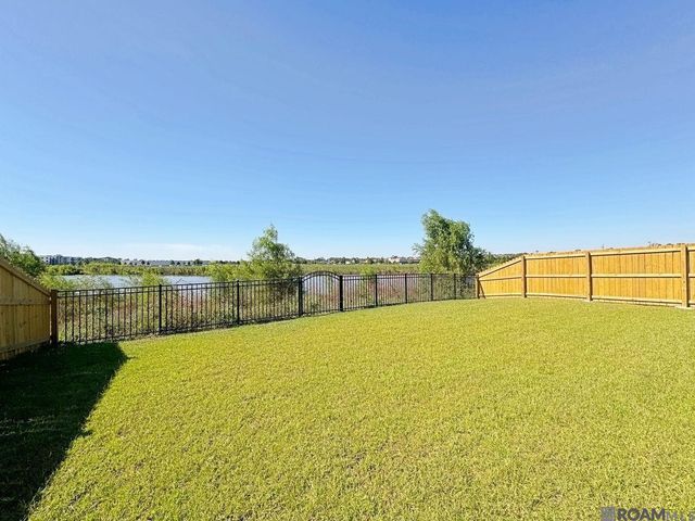 722 Bellegrove Square Ave, Baton Rouge, LA 70810