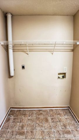 704 Peachers Dr Apt A, Clarksville, TN 37042