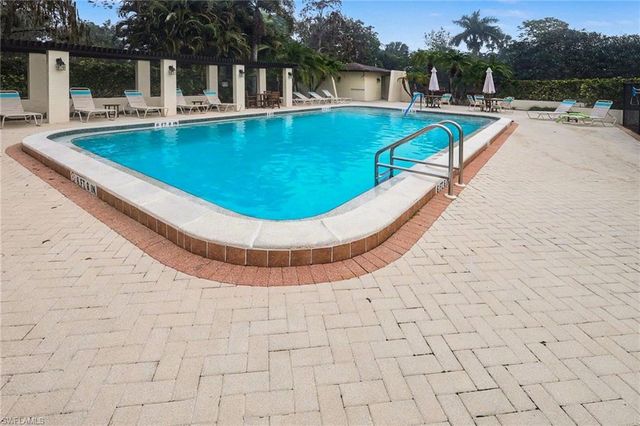 1071 Pine Isle LN 1071, Naples, FL 34112