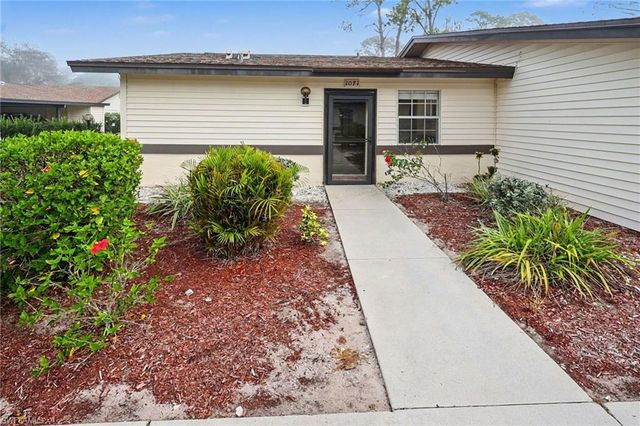 1071 Pine Isle LN 1071, Naples, FL 34112