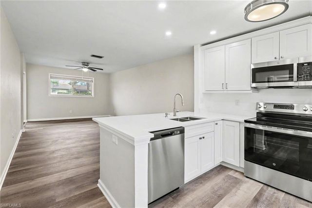 1071 Pine Isle LN 1071, Naples, FL 34112