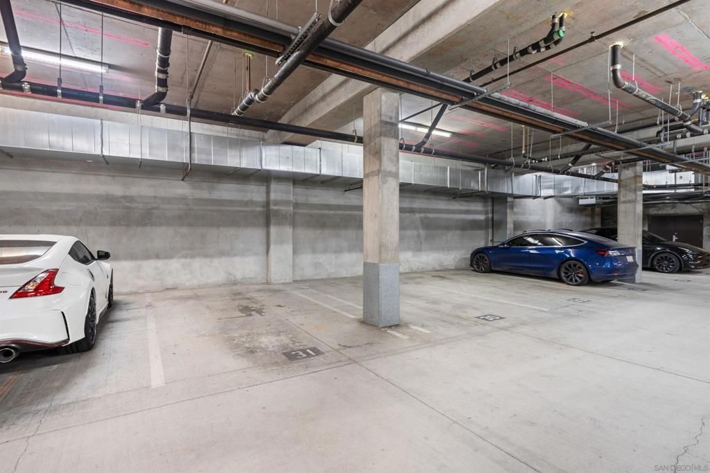 Image 33 of property listing at 924 Hornblend St 311, San Diego, CA 92109