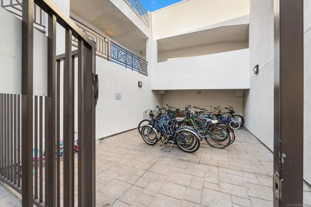 Image 35 of property listing at 924 Hornblend St 311, San Diego, CA 92109