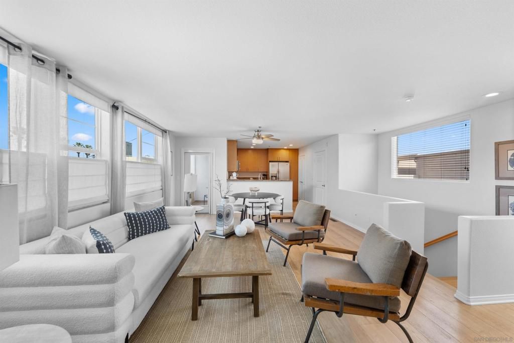 Image 6 of property listing at 924 Hornblend St 311, San Diego, CA 92109