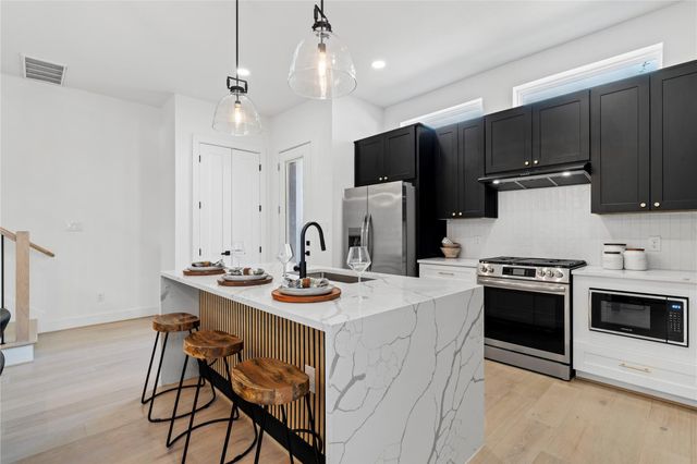 4110 Cortlandt Street, Houston, TX 77018