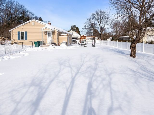 822 Shea St, Fitchburg, MA 01420