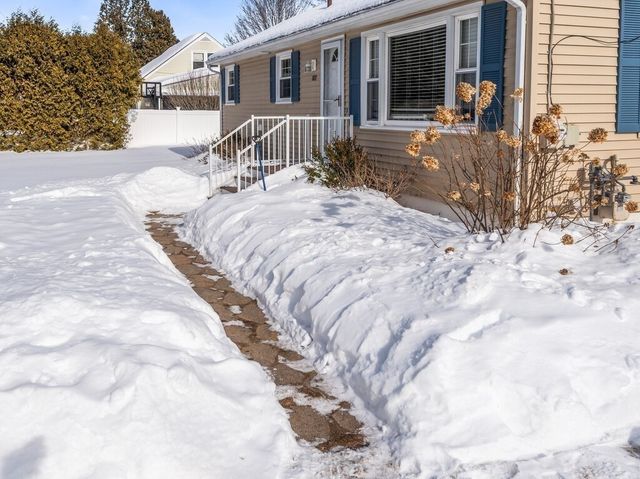 822 Shea St, Fitchburg, MA 01420