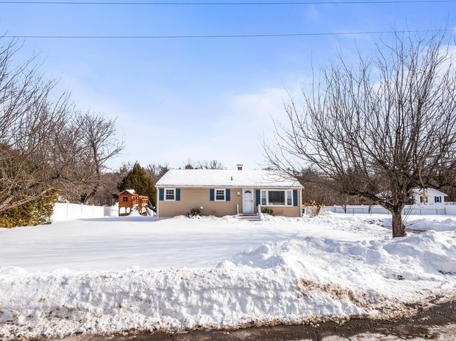 822 Shea St, Fitchburg, MA 01420