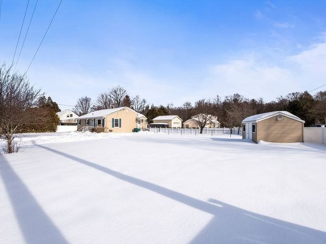 822 Shea St, Fitchburg, MA 01420