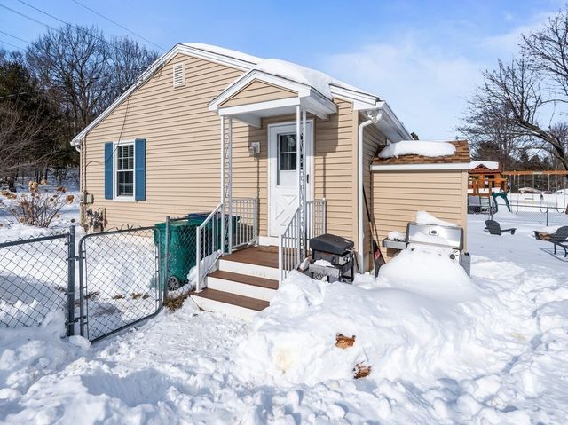 822 Shea St, Fitchburg, MA 01420