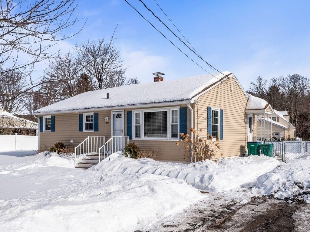822 Shea St, Fitchburg, MA 01420